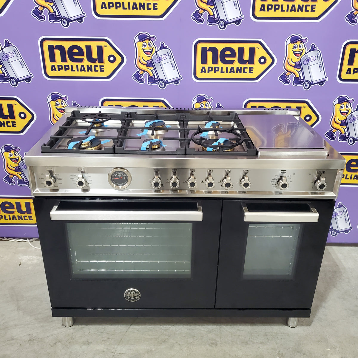 Bertazzoni 48 Inch Freestanding Dual Fuel Range with 6 Sealed Burners, 7 cu. ft. Total Capacity, Continuous Grates, Self-Clean, and Griddle PRO486BTFEPNET - Scratch & Dent (Minor)