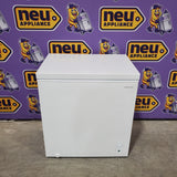Vissani 7 cu. ft. Manual Defrost Chest Freezer with LED Light Type and Removable Storage Basket in White, Garage Ready MDCF7WH5 - Scratch & Dent (Major)