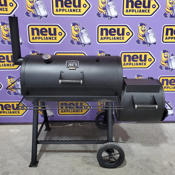 Oklahoma Joe's Highland 879-Sq. in Black Horizontal Charcoal Smoker 22521695 - 24203001 - Certified Refurbished
