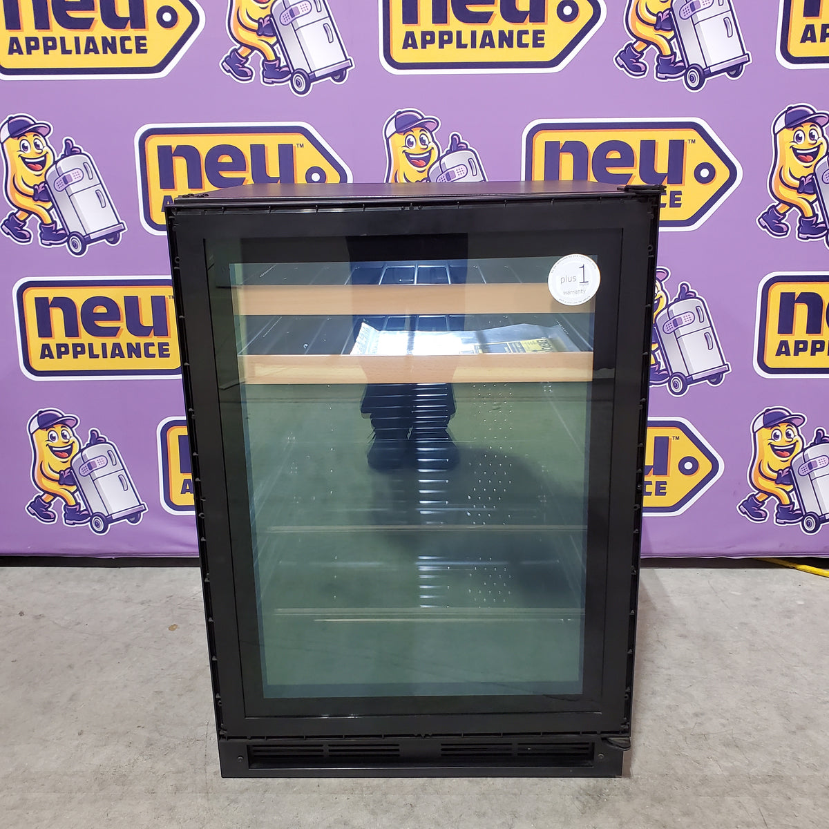 U-Line 24 Inch Built-in Beverage Center with 5.4 cu. ft. Capacity, 85 12-oz. Bottle Capacity, 105 12-oz. Can Capacity, and 16 Wine Bottle Capacity U-1224BEVINT-00B - Scratch & Dent (Minor)