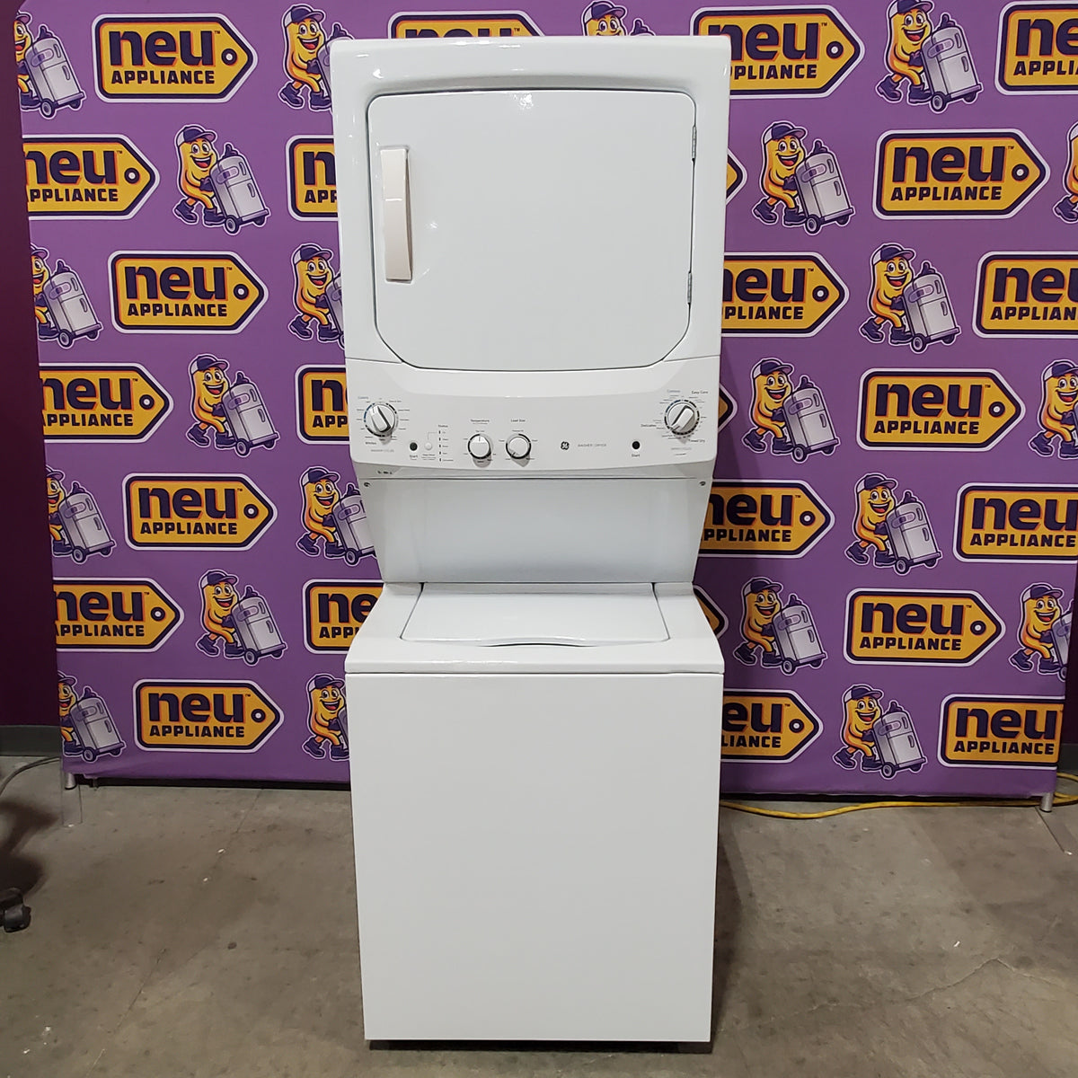 GE 3.8 cu. ft. Washer 5.9 cu. ft. Long Vent Electric Dryer Combo in White GUV27ESSMWW - Certified Refurbished