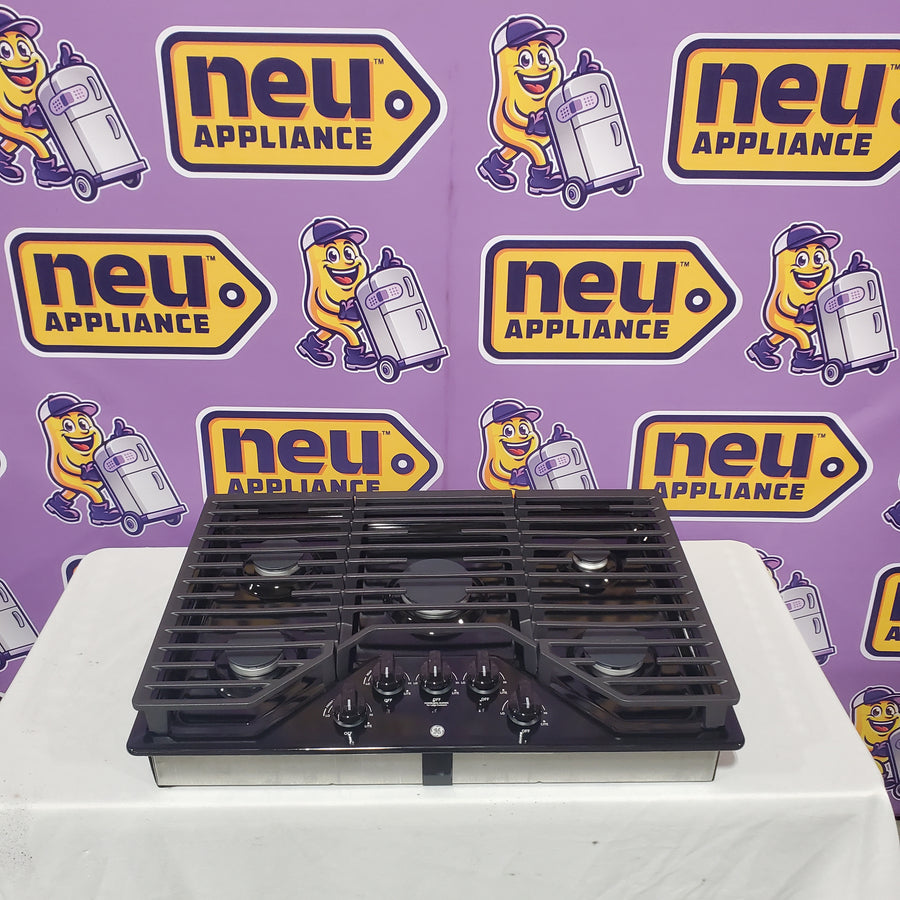 GE 30 in. Gas Cooktop in Black with 5-Burners including Power Burners JGP5030DLBB - Open Box