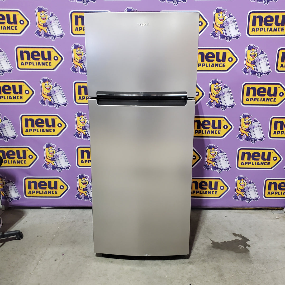 Whirlpool 28 in. 18 cu. ft. Freestanding Top Freezer Refrigerator in Fingerprint-Resistant Stainless with Total Coverage Cooling WRTX5118TZ - Scratch & Dent (Minor)