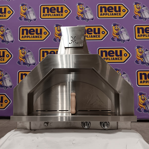 Hestan 33 Inch Campania Outdoor Pizza Oven with 449 sq. in. Cooking Area, 19,000 BTUs, Ceramic Decking, Performance Burner, Safety Valve, Spark-Ignition System 1119394 - AGPO33NG - Open Box