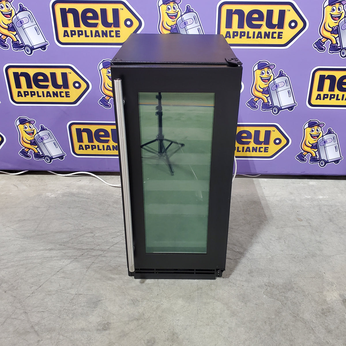 U-Line 15" Wide 24 Bottle Single Zone Black Wine Refrigerator UHWC115BG01A - Scratch & Dent (Minor)