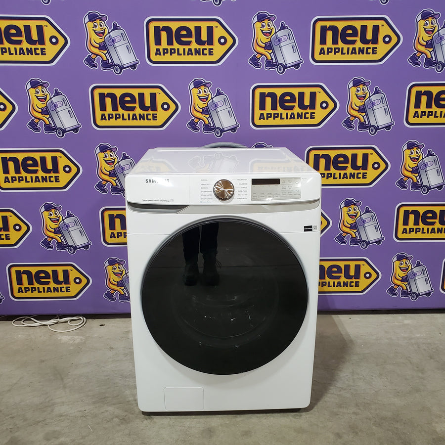 Samsung 4.5 cu. ft. Large Capacity Smart Front Load Washer with Super Speed Wash in White WF45B6300AW - Scratch & Dent (Minor)