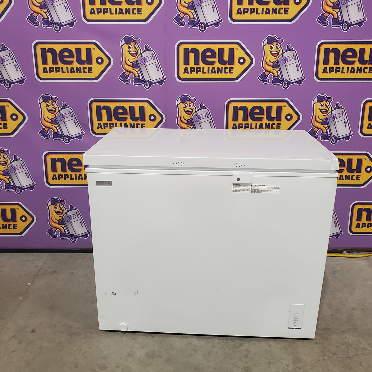 Vissani 8.8 cu. ft. Manual Defrost Convertible Garage Ready Chest Freezer in White, Powered by Hubspace MDCF9WH - Scratch & Dent (Major)