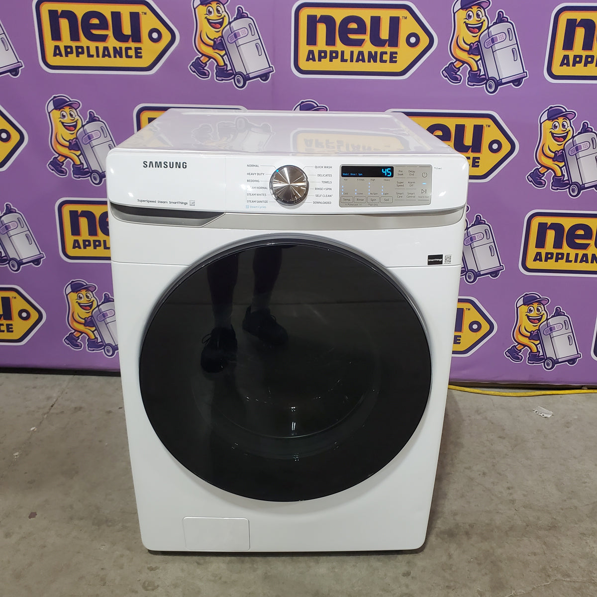 Samsung 4.5 cu. ft. Large Capacity Smart Front Load Washer with Super Speed Wash in White WF45B6300AW - Scratch & Dent (Minor)