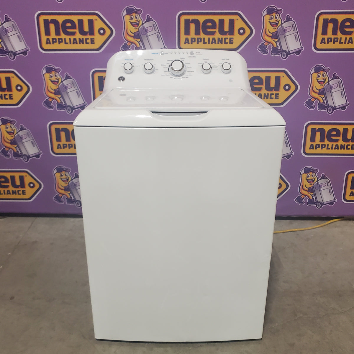 GE® 4.5 cu. ft. Capacity Washer with Stainless Steel Basket in White GTW465ASNWW - Certified Refurbished