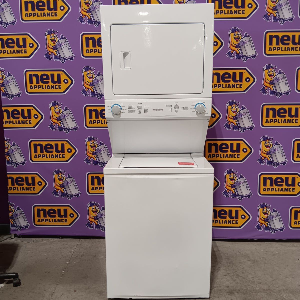 Frigidaire Electric Washer/Dryer Laundry Center - 3.9 Cu. Ft Washer and 5.5 Cu. Ft. Dryer 22442629 - FLCE7522AW - Scratch & Dent (Moderate)