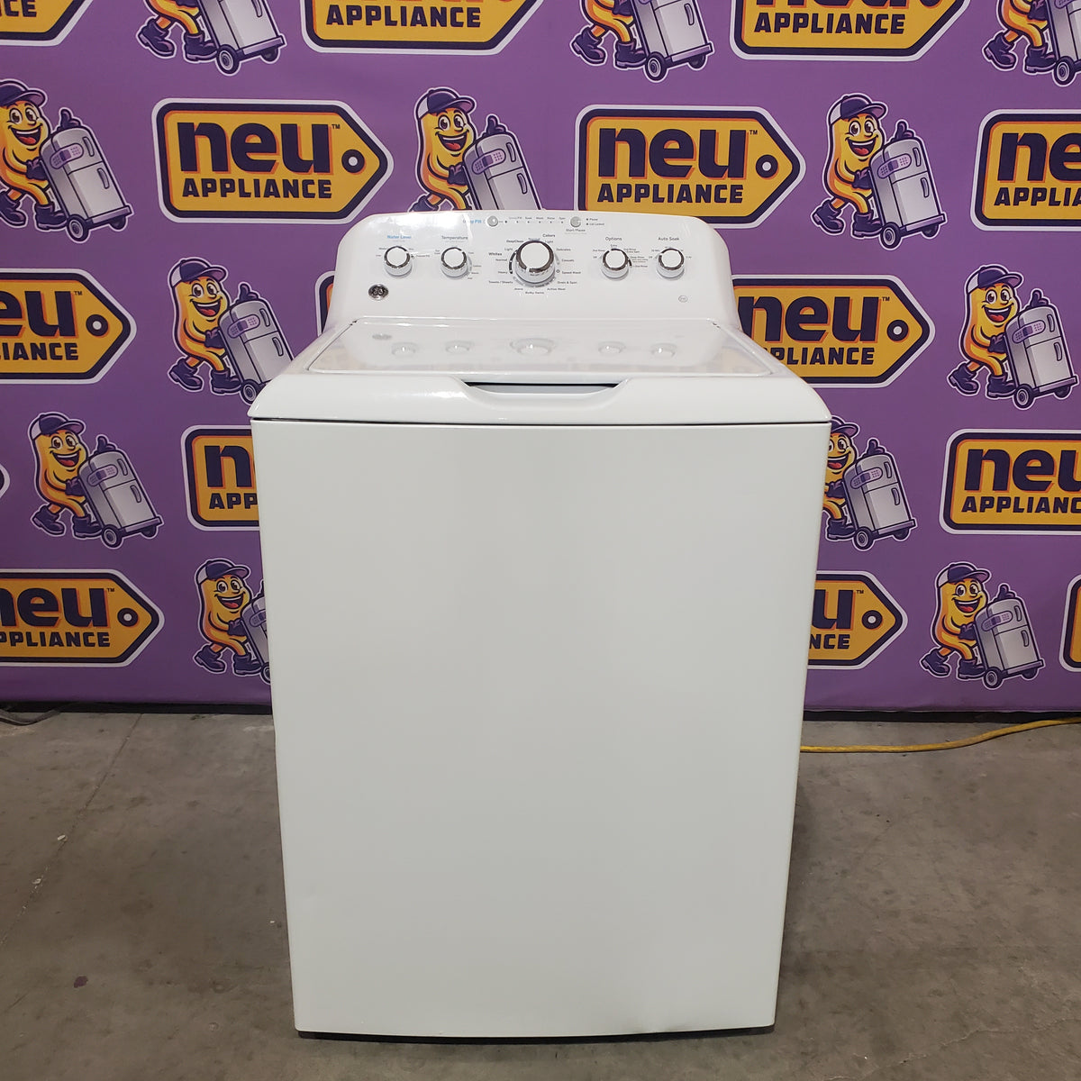 GE® 4.5 cu. ft. Capacity Washer with Stainless Steel Basket in White GTW465ASNWW - Certified Refurbished