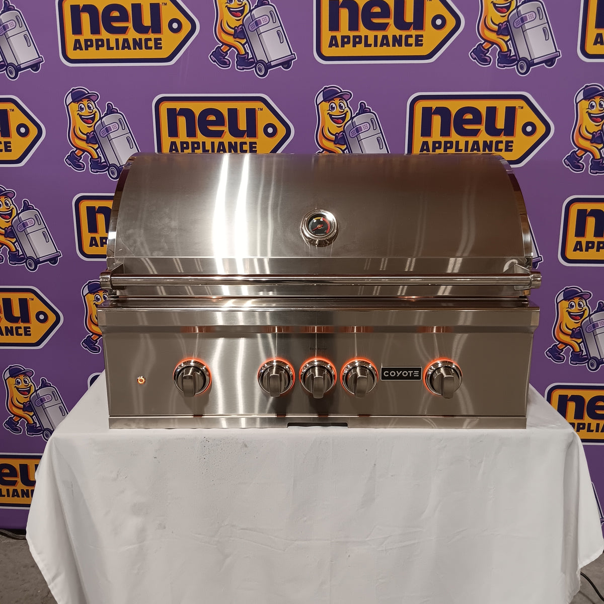 Coyote 36 Inch Built-In Grill with 3 Infinity Burners™, RapidSear™ Infrared Burner, 875 sq. in. Cooking Surface, Interior Grill Lighting, LED Illuminated Knobs, and Integrated Wind Guard C2SL36NG - Scratch & Dent (Minor)