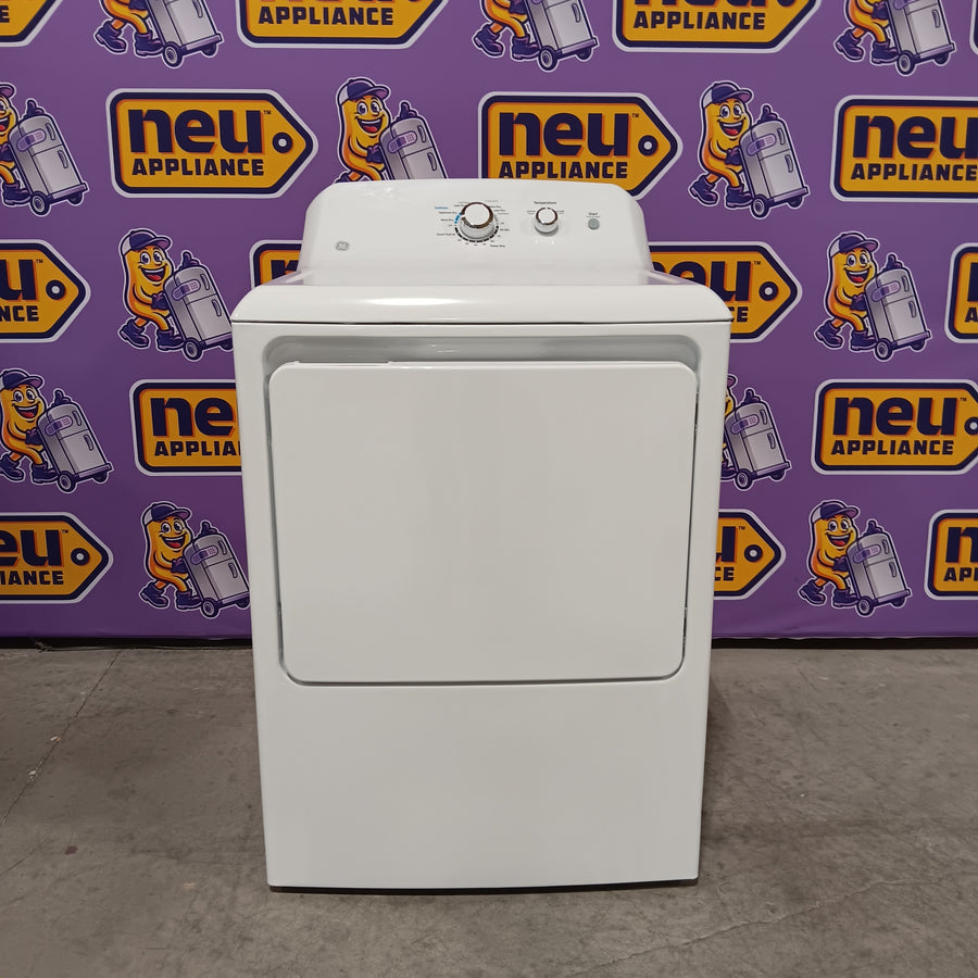 GE White Top Load 4.0 Cu. Ft. Capacity Washer with Stainless Steel Wash Basket GTW325ASWWW - New in Box and GE White Electric 6.2 Cu. Ft. Capacity Dryer with Shallow Depth and Up to 120 Ft. Venting Capability 16274 - GTX33EASKWW - Scratch & Dent (Minor)