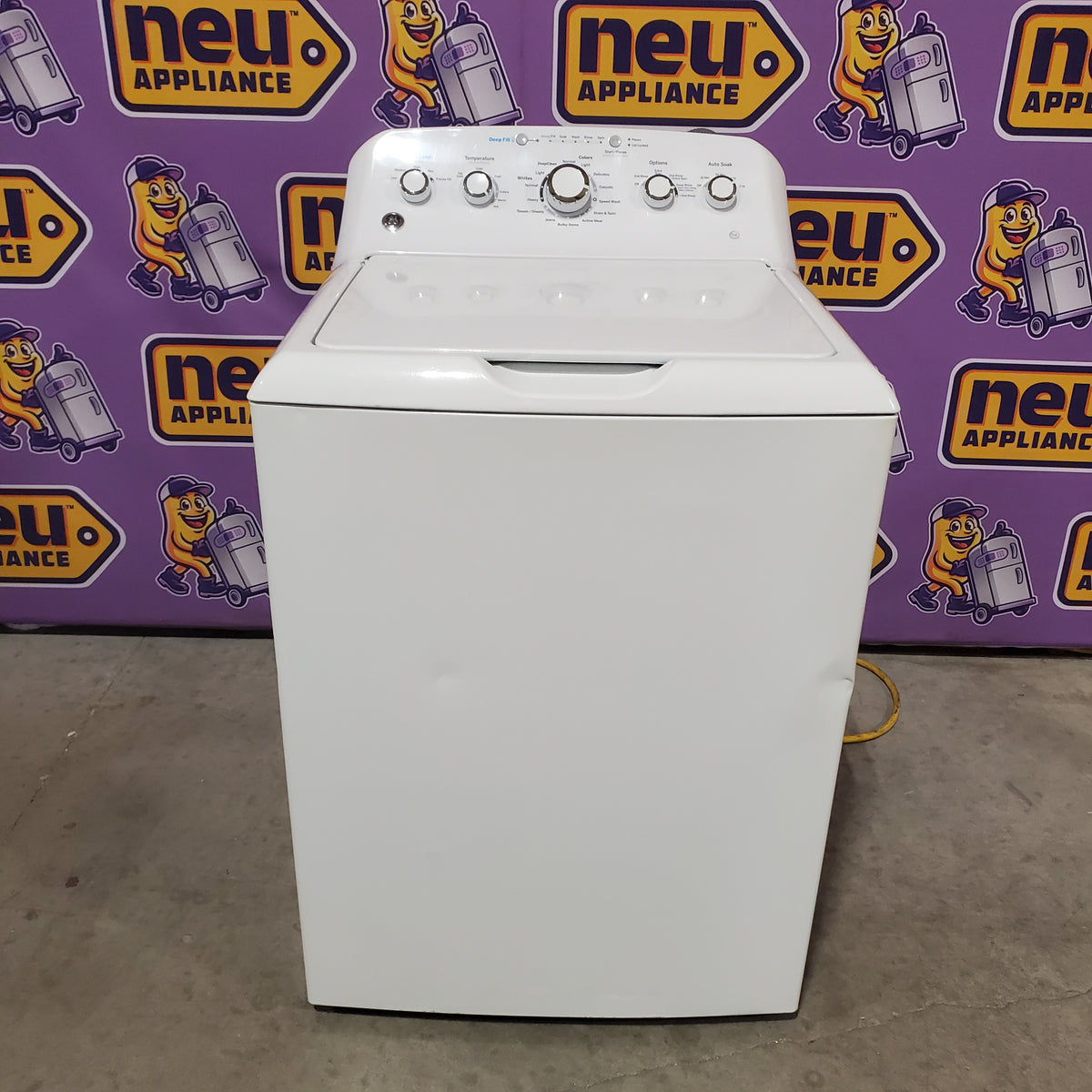GE® 4.5 cu. ft. Capacity Washer with Stainless Steel Basket in White GTW465ASNWW - Certified Refurbished