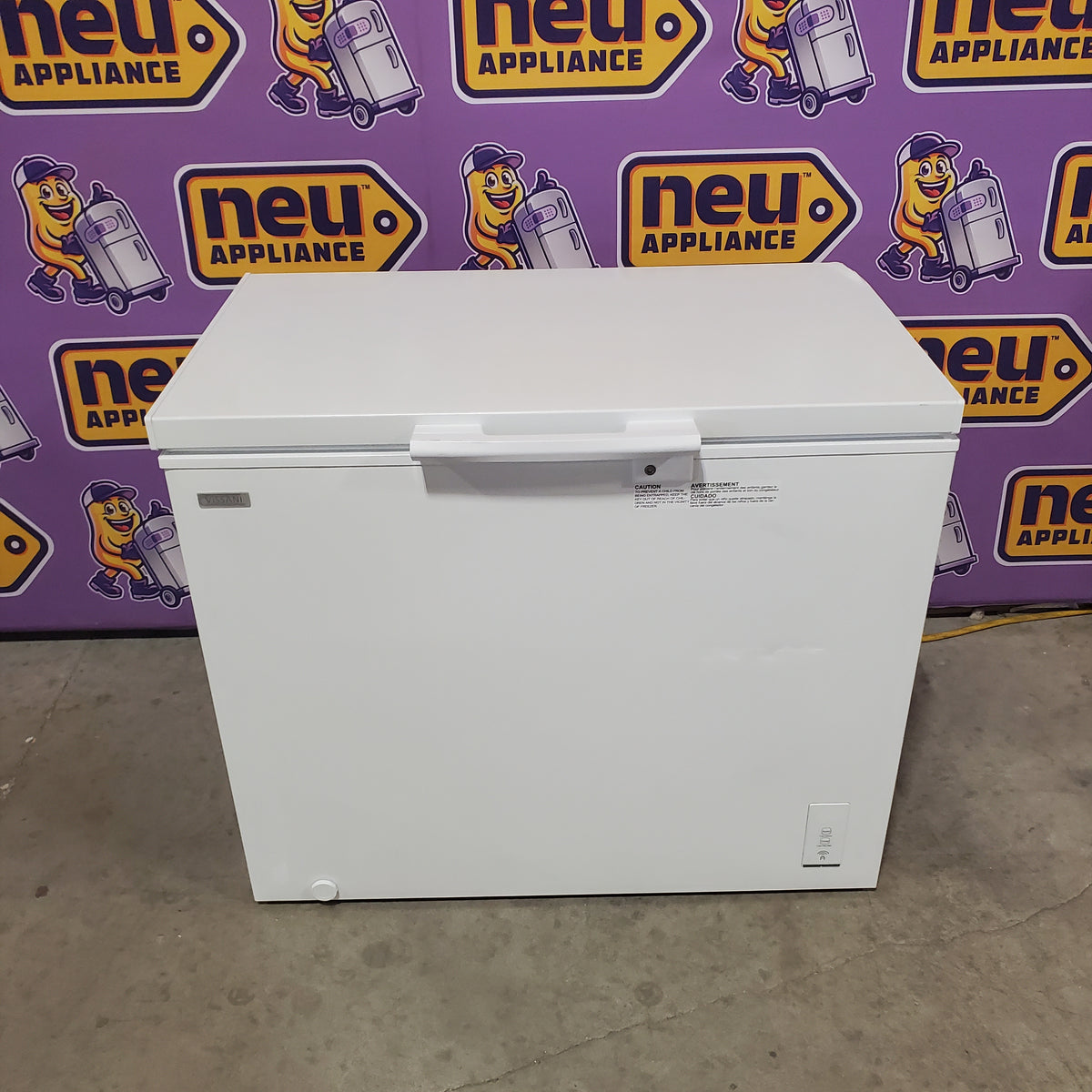 Vissani 8.8 cu. ft. Manual Defrost Convertible Garage Ready Chest Freezer in White, Powered by Hubspace MDCF9WH - Scratch & Dent (Minor)