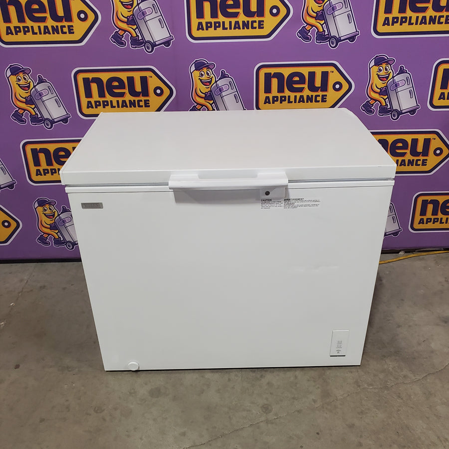 Vissani 8.8 cu. ft. Manual Defrost Convertible Garage Ready Chest Freezer in White, Powered by Hubspace MDCF9WH - Scratch & Dent (Minor)