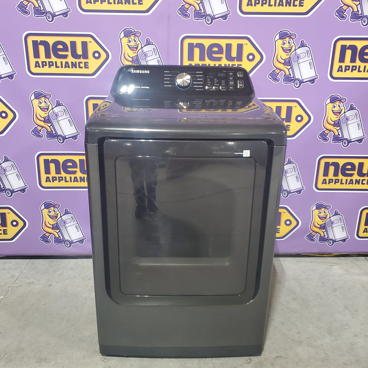 Samsung 7.4 cu. ft. Smart Electric Dryer with Sensor Dry in Brushed Black DVE47CG3500V - Scratch & Dent (Moderate)
