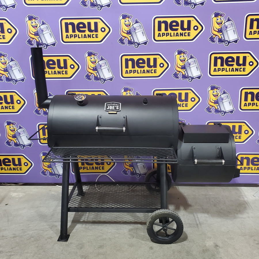 Oklahoma Joe's Highland 879-Sq. in Black Horizontal Charcoal Smoker 24203001 - Certified Refurbished