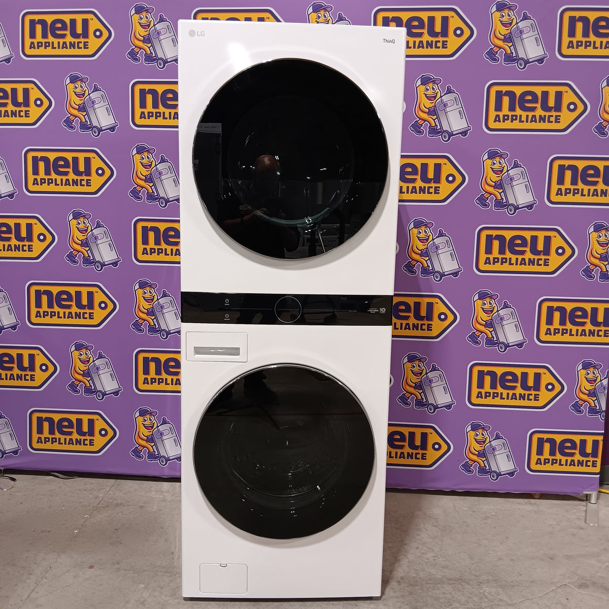 LG Front Load Wash Tower with Center Control 4.5 Cu. Ft. Washer and 7.4 Cu. Ft. Dryer 22321445 - WKE100HWA - Open Box