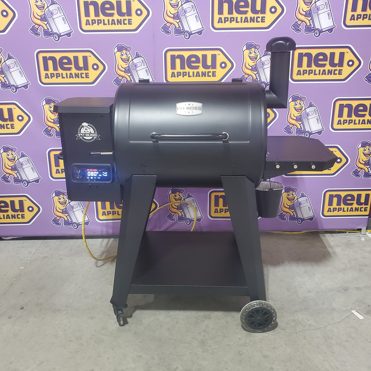 Pit Boss 700 DX Series 740-Sq. in Black Pellet Grill PB700DX - Open Box