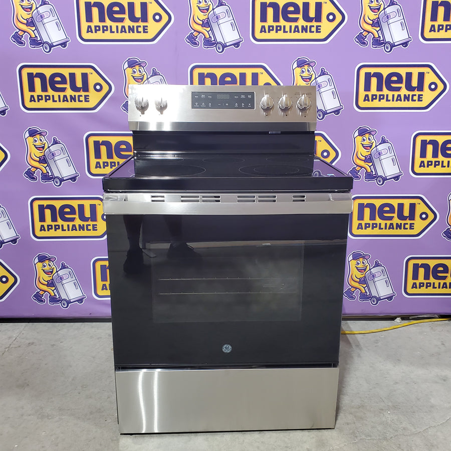 GE Stainless Steel Free-Standing Electric Range with Crisp Mode GRF500PVSS - Scratch & Dent (Minor)