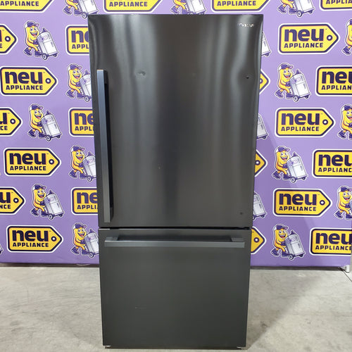 Pictures of Hisense Counter Depth Bottom Freezer 17.2 Cu. Ft. Refrigerator with LED Lighting and Super Cool and Super Freeze in Fingerprint Stainless Steel 22221422 - HRB171N6ASE - Scratch and Dent (Moderate) - Neu Appliance Outlet - Discount Appliance Outlet in Austin, Tx