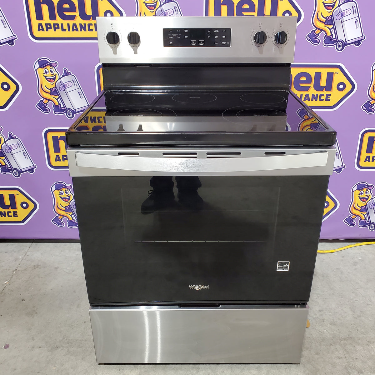 Whirlpool Electric Range with Steam Clean and No Preheat Mode in Fingerprint Resistant Stainless Steel 22421762 - WFES3330RZ - Scratch & Dent (Minor)