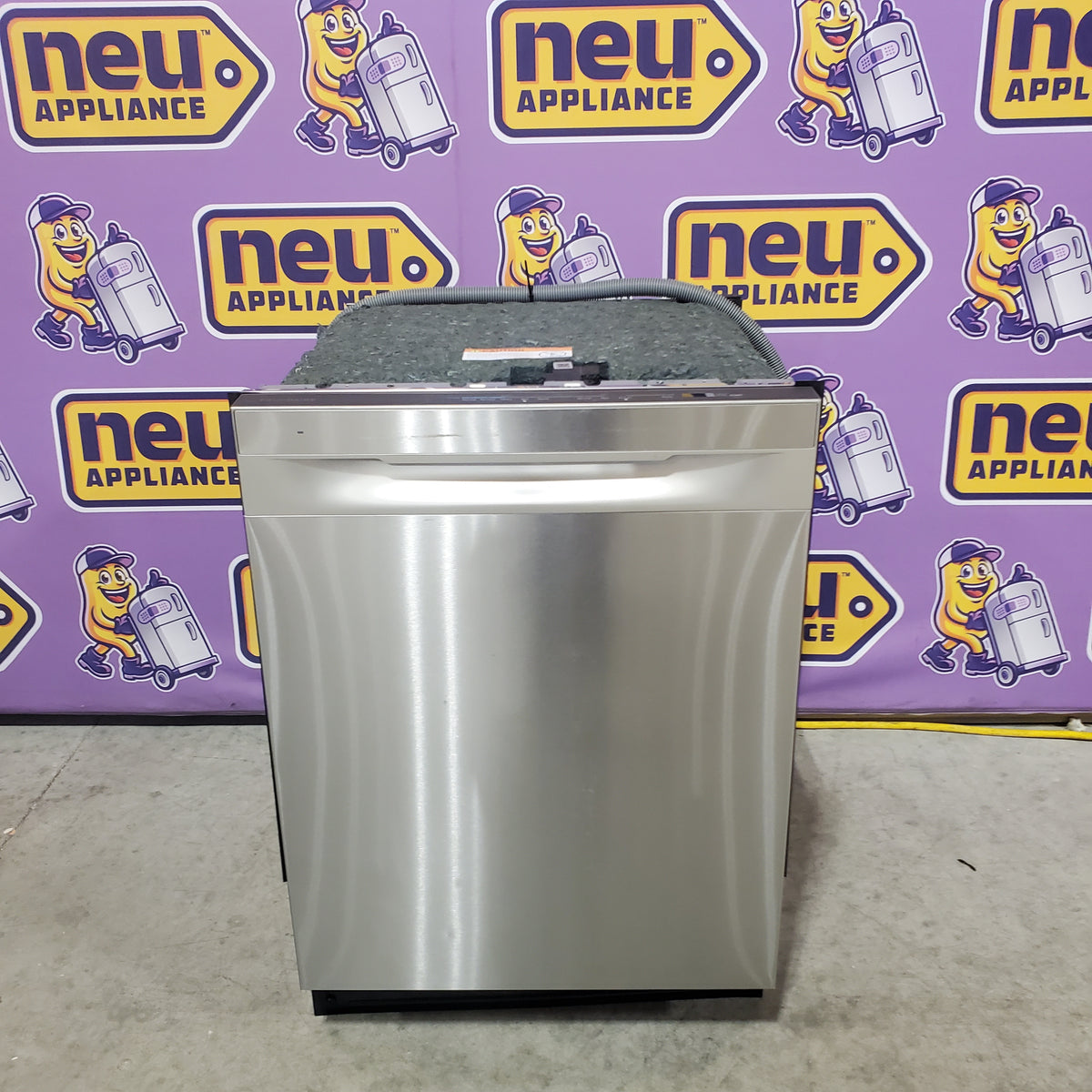 Frigidaire 24" Hybrid Tub Dishwasher in Stainless Steel FDHP4336AS - Scratch & Dent (Minor)