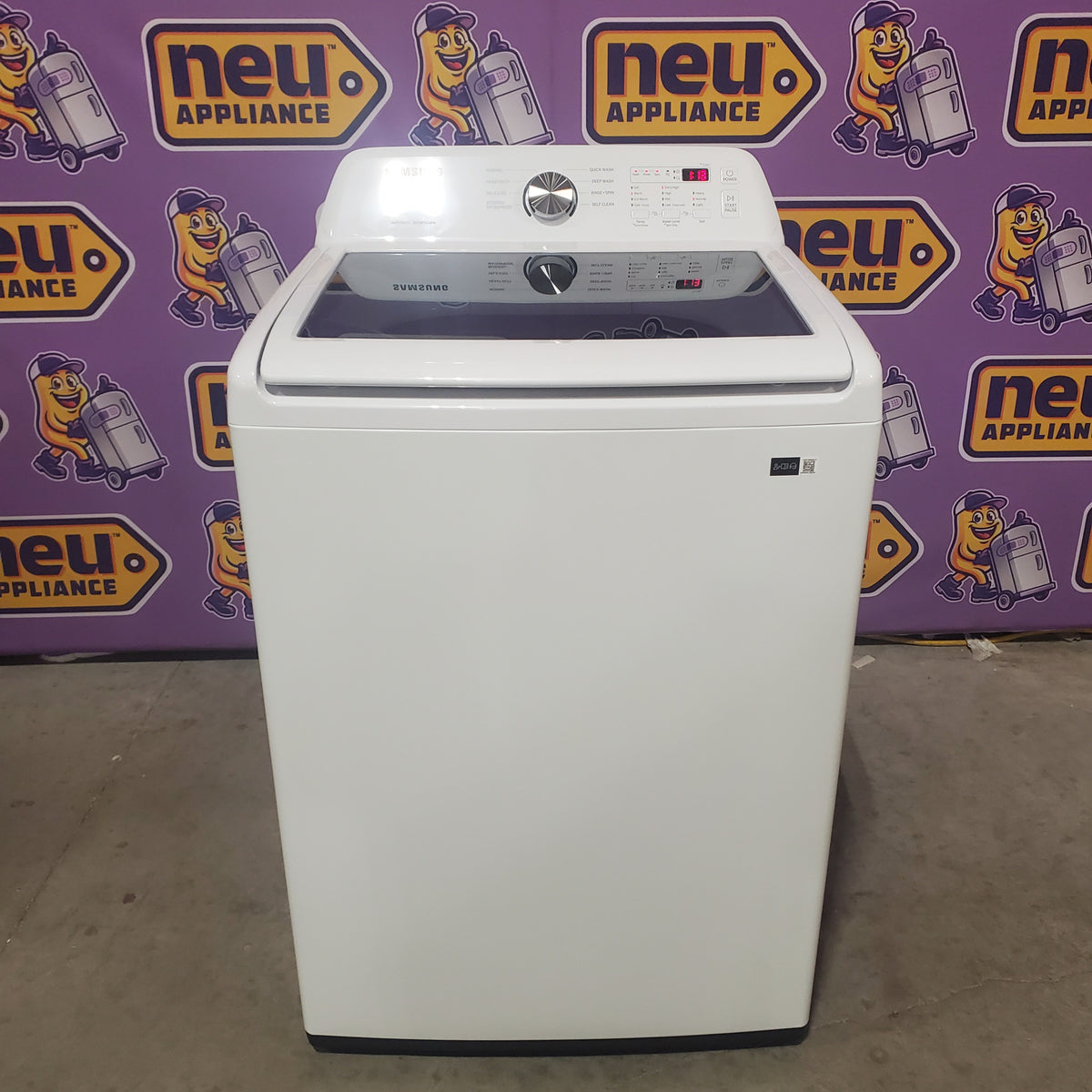Samsung 4.5 cu. ft. Top Load Washer with Vibration Reduction Technology+ in White WA45T3200AW - Scratch & Dent (Minor)