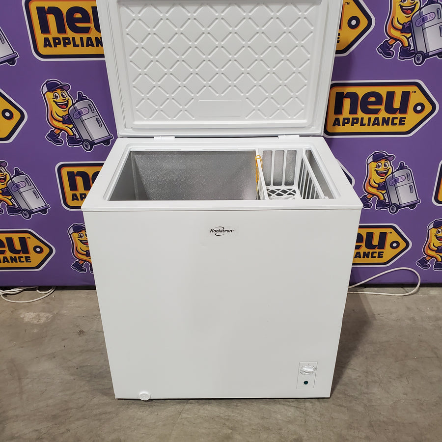Koolatron 7-cu ft Chest Freezer  ENERGY STAR Certified in White KTCF195 - Scratch & Dent (Moderate)