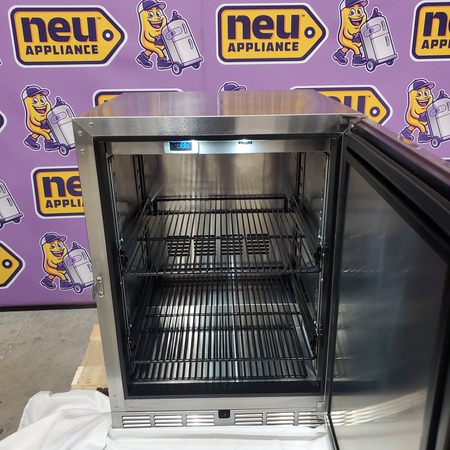 24″ Hestan Outdoor Undercounter Refrigerator with Solid Door GRSR24 - Scratch & Dent (Minor)