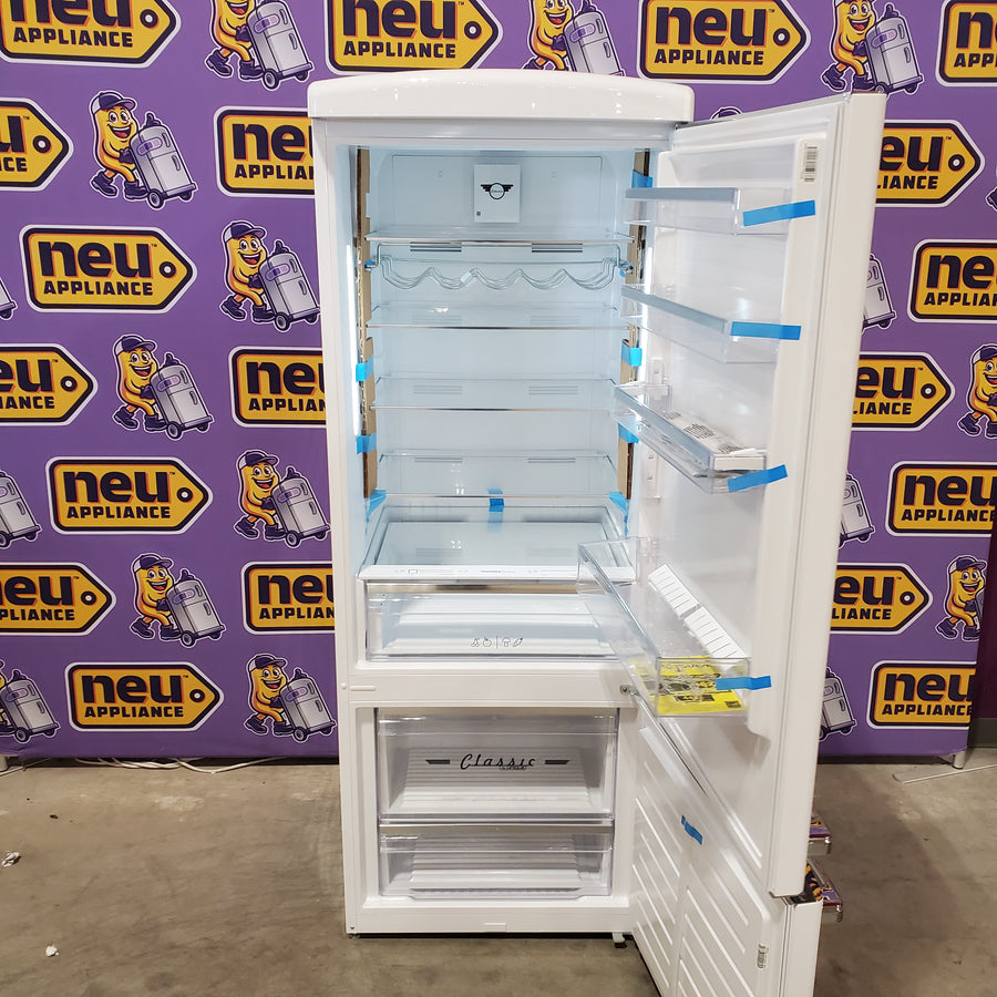 Classic Retro 28 in. 16.7 cu. ft. Frost Free Bottom Freezer Fridge in Marshmallow White, Energy Star UNQ-455LWAC - Open Box