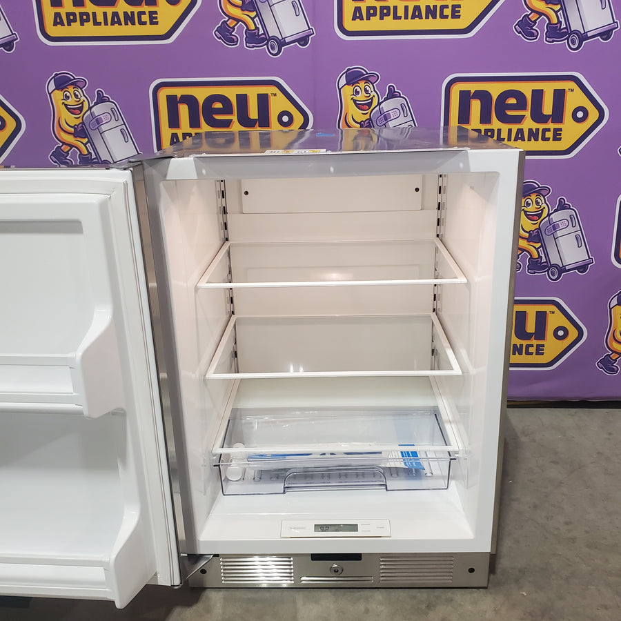 Sub-Zero Legacy Model 24" Outdoor Undercounter Refrigerator with Stainless Door UC-24RO - Open Box