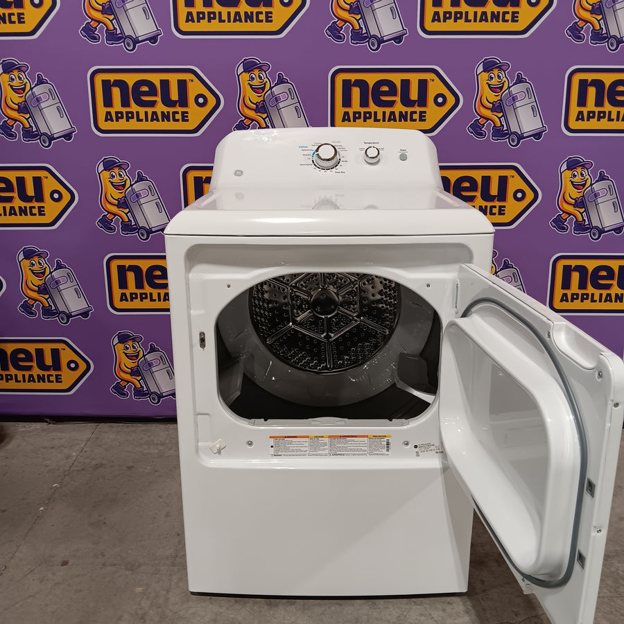 GE White Top Load 4.0 Cu. Ft. Capacity Washer with Stainless Steel Wash Basket GTW325ASWWW - New in Box and GE White Electric 6.2 Cu. Ft. Capacity Dryer with Shallow Depth and Up to 120 Ft. Venting Capability 16274 - GTX33EASKWW - Scratch & Dent (Minor)