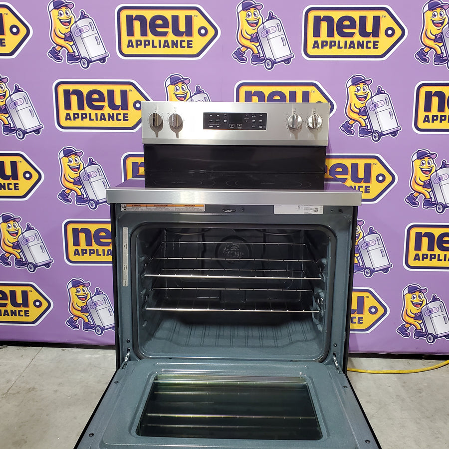 Whirlpool Energy Star Electric Range with Air Cooking Technology, No Preheat Air Fry, Air Baking and Self Clean WFES5030RZ - Scratch & Dent (Minor)