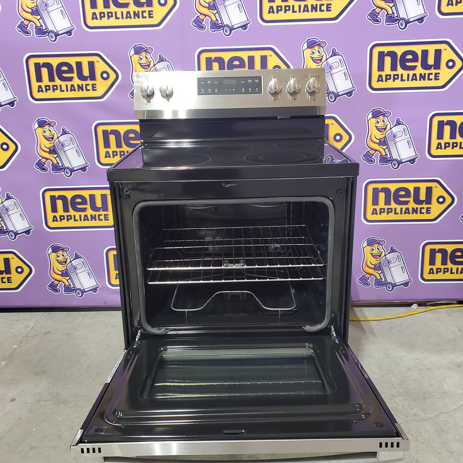 GE Stainless Steel Free-Standing Electric Range with Crisp Mode GRF500PVSS - Scratch & Dent (Minor)