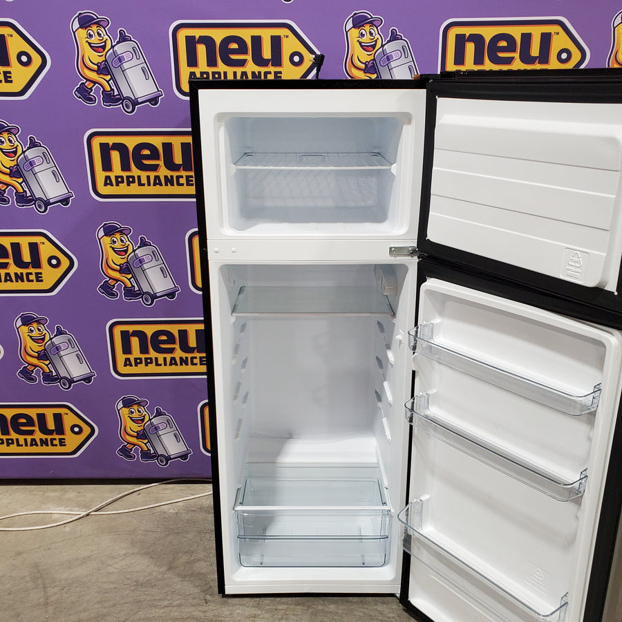 Vissani 7.2 cu. ft. Top Freezer Refrigerator in Fingerprint Resistant Stainless Steel Look MDTF7SSES4 - Scratch & Dent (Moderate)