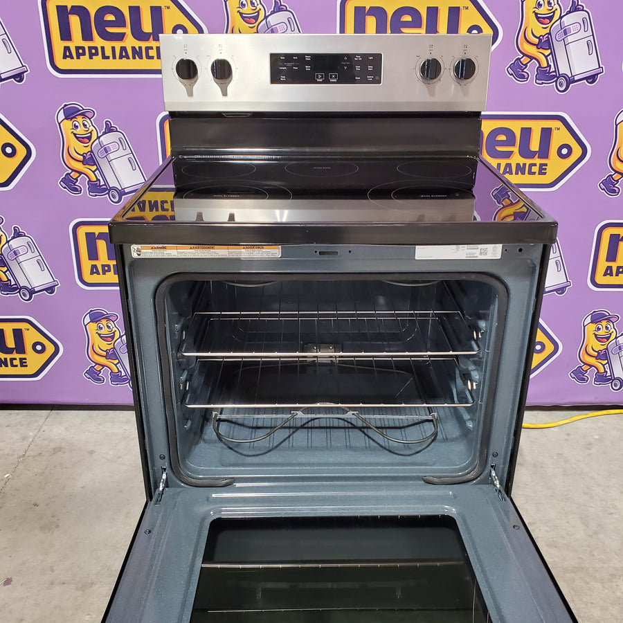Whirlpool Electric Range with Steam Clean and No Preheat Mode in Fingerprint Resistant Stainless Steel 22421762 - WFES3330RZ - Scratch & Dent (Minor)