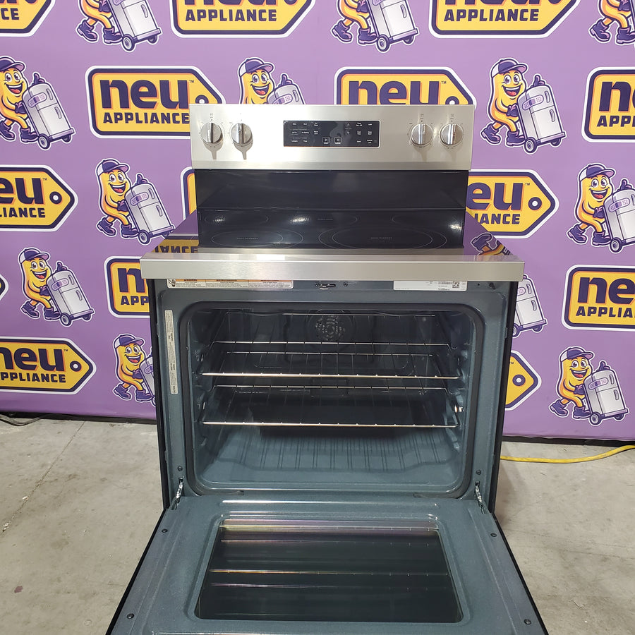 Whirlpool Energy Star Electric Range with Air Cooking Technology, No Preheat Air Fry, Air Baking and Self Clean WFES5030RZ - Open Box