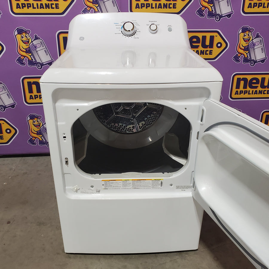 GE® 4.5 cu. ft. Capacity Washer with Stainless Steel Basket in White GTW465ASNWW - Certified Refurbished and GE® 7.2 cu. ft. Capacity Aluminized Alloy Drum Gas Dryer GTD33GASKWW - Certified Refurbished