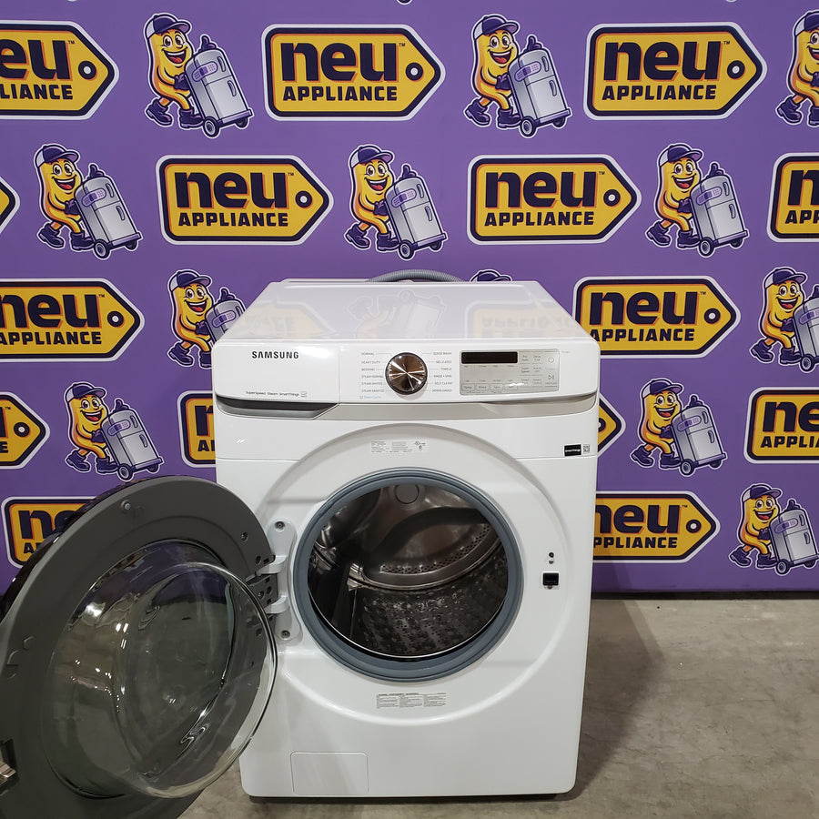 Samsung 4.5 cu. ft. Large Capacity Smart Front Load Washer with Super Speed Wash in White WF45B6300AW - Scratch & Dent (Minor)