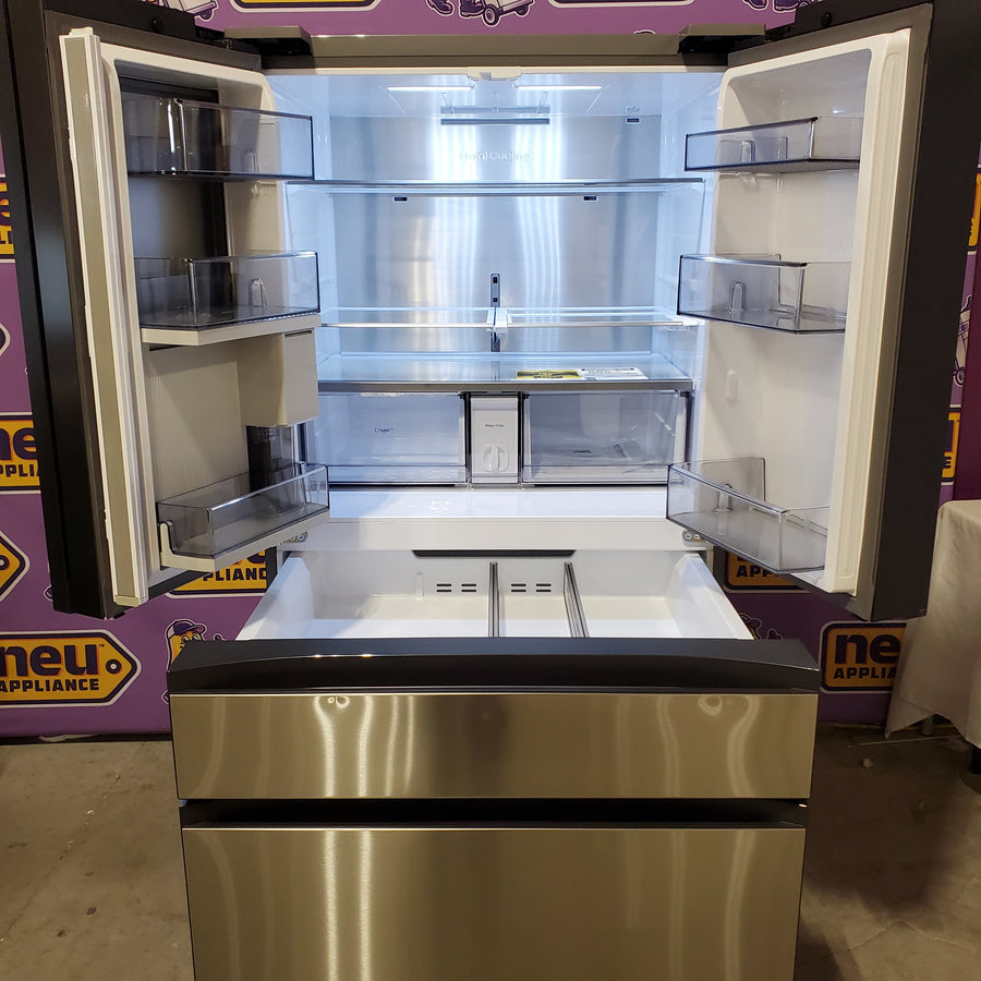 Samsung 29 cu. ft. Bespoke 4-Door French Door Refrigerator with Beverage Center™ in Stainless Steel RF29BB8600QL - Scratch & Dent (Moderate)