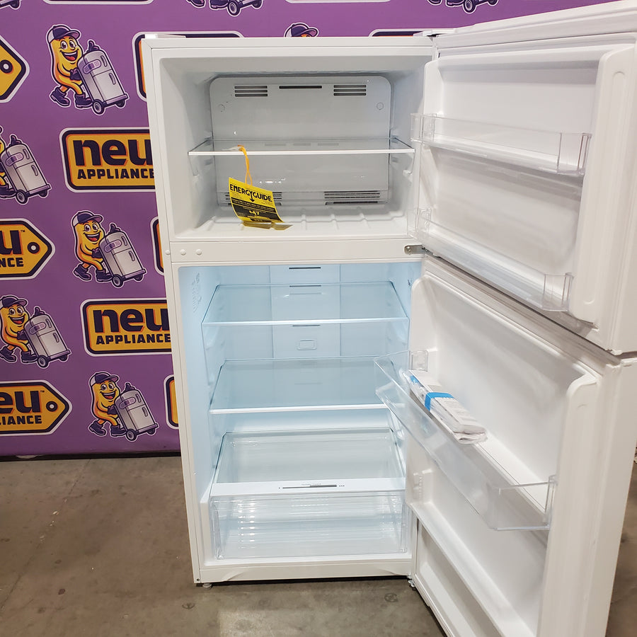 Vissani 14.2 cu. ft. Top Freezer Refrigerator in White, Garage Ready MDTF14WH5 - Scratch & Dent (Minor)