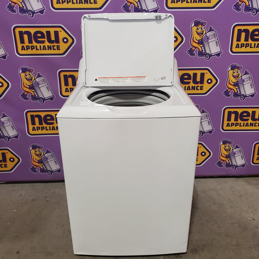 Hotpoint® 4.0 cu. ft. Capacity Washer with Cold Plus and Water Level Control HTW265ASWWW - Scratch & Dent (Minor) and Hotpoint 6.2 cu. ft. Capacity Electric Dryer with Up To 120 ft. Venting and Shallow Depth HTX26EASWWW - Scratch & Dent (Moderate)