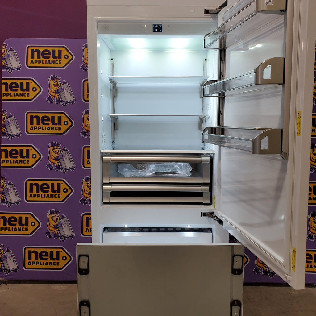 Pictures of Bertazzoni Built-in Bottom Mount Refrigerator with Ice Maker 11113135 - REF36BMBIPRT - Scratch & Dent (Minor) - Neu Appliance Outlet - Discount Appliance Outlet in Austin, Tx