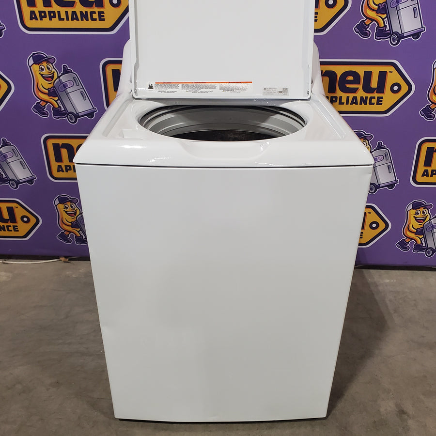 GE White Top Load 4.4 Cu. Ft. Washer with Stainless Steel Basket GTW490ACJWS - Certified Refurbished and GE White Electric 7.2 Cu. Ft. Dryer with Aluminized Alloy Drum GTD45EASJWS - Certified Refurbished