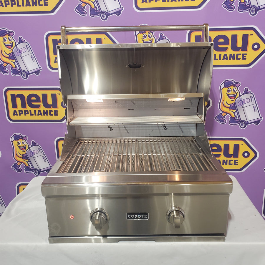 Coyote 28 Inch Built-in Gas Grill with Infinity Burners, Warming Rack, Heat Control Grids, 40,000 Total BTU, Interior Hood Lights, 640 sq. in. Cooking Area and Stainless Steel Grates C1C28LP - Scratch & Dent (Moderate)