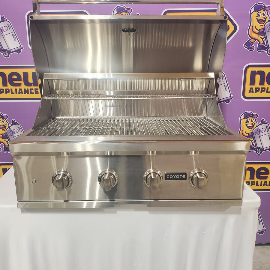Coyote C-Series 35.5" Built-In Gas Grill in Stainless Steel C2C36LP - Open Box