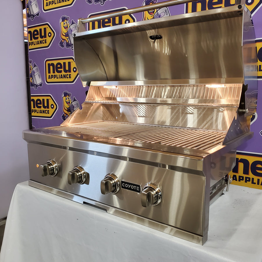 Coyote C-Series 35.5" Built-In Gas Grill in Stainless Steel 1118351 - C2C36LP - Scratch & Dent (Moderate)