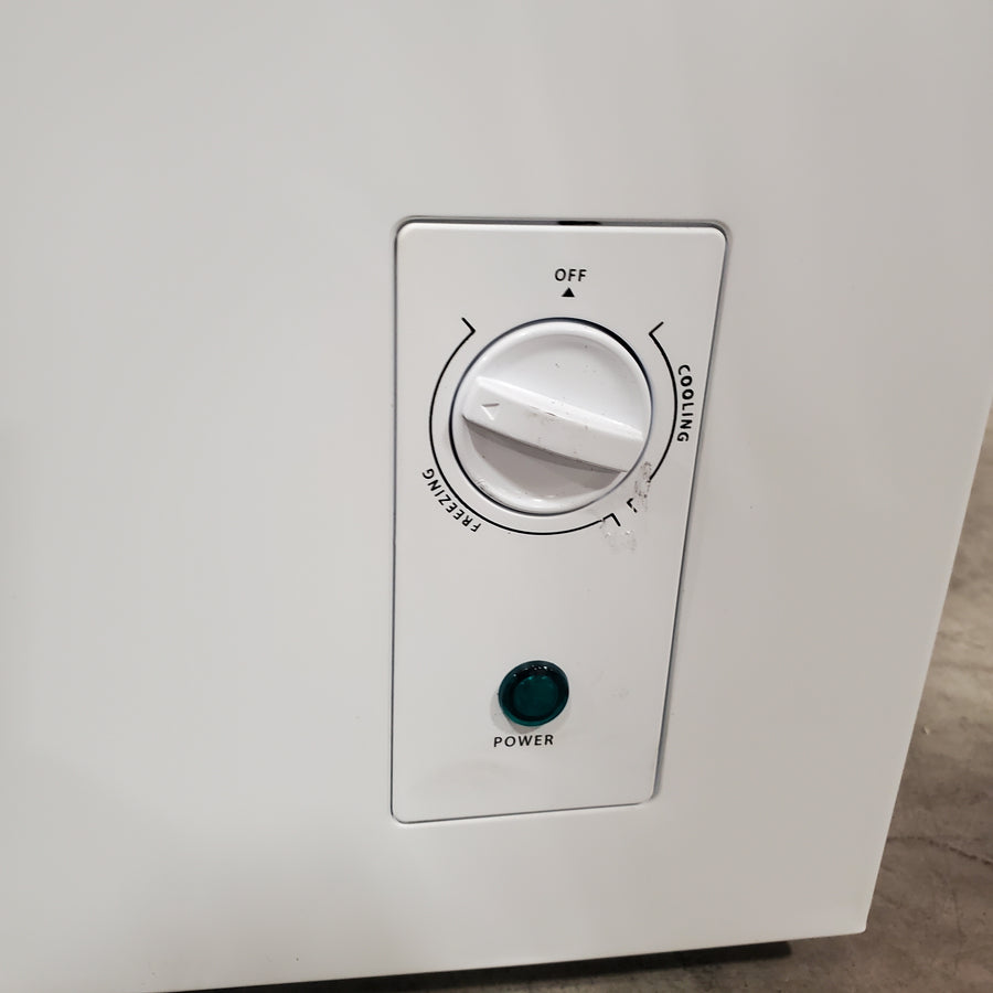 Koolatron 7-cu ft Chest Freezer  ENERGY STAR Certified in White KTCF195 - Scratch & Dent (Moderate)